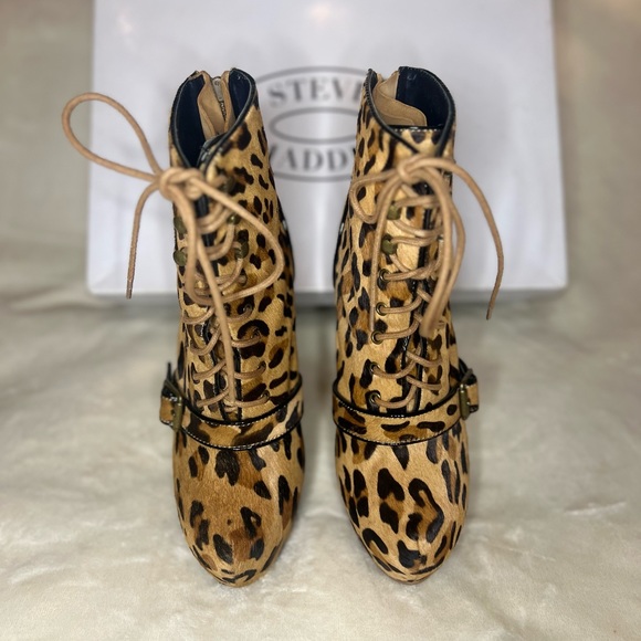 Size 7.5, calf-skin, Leopard, Steve Madden heeled boots - Picture 5 of 8
